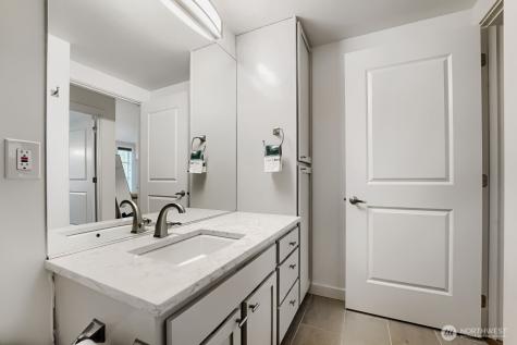 2607 Western Avenue Seattle WA 98121