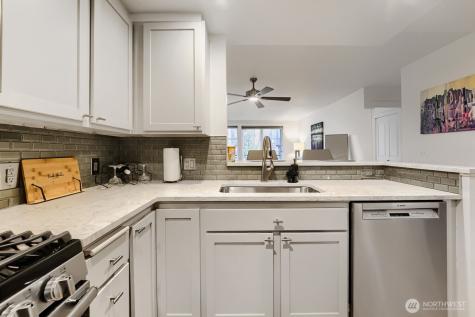 2607 Western Avenue Seattle WA 98121