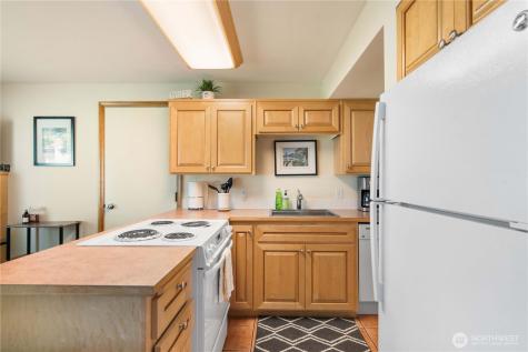 8903 Crescent Bar Road NW Quincy WA 98848