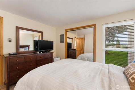 8903 Crescent Bar Road NW Quincy WA 98848
