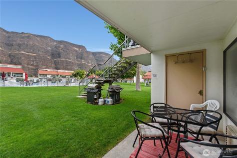 8903 Crescent Bar Road NW Quincy WA 98848