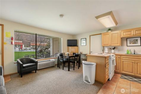 8903 Crescent Bar Road NW Quincy WA 98848