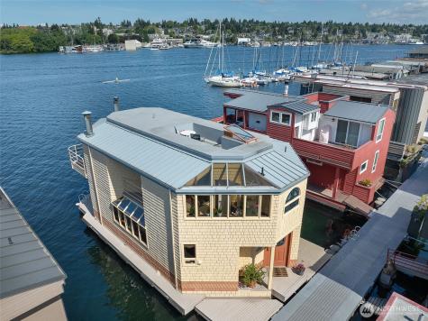 10 E Roanoke Street Seattle WA 98102