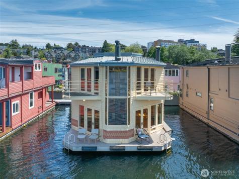 10 E Roanoke Street Seattle WA 98102