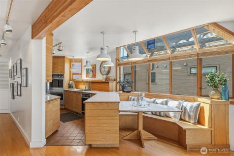 10 E Roanoke Street Seattle WA 98102