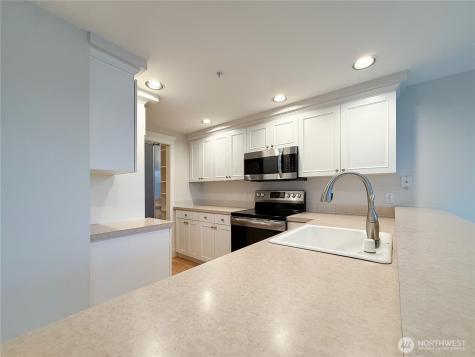 2334 Thorndyke Ave W Seattle WA 98199