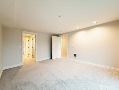 2334 Thorndyke Ave W Seattle WA 98199