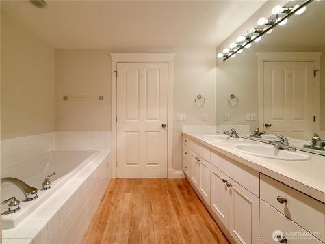 2334 Thorndyke Ave W Seattle WA 98199
