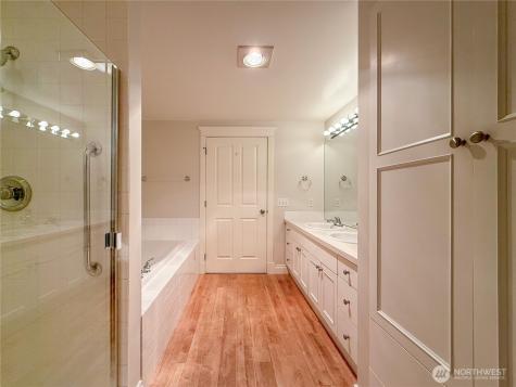 2334 Thorndyke Ave W Seattle WA 98199