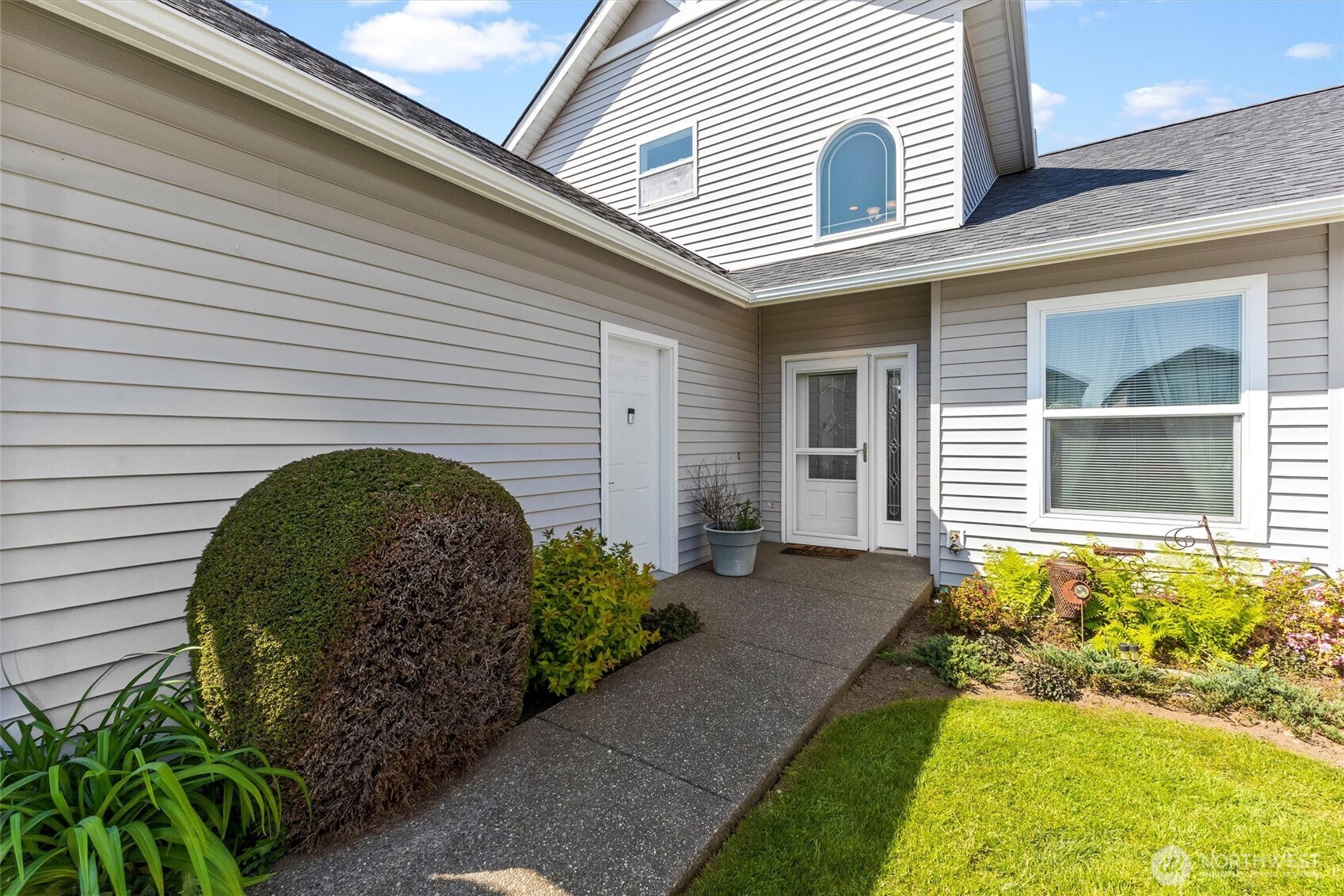 1149 Aaron Drive Lynden WA 98264
