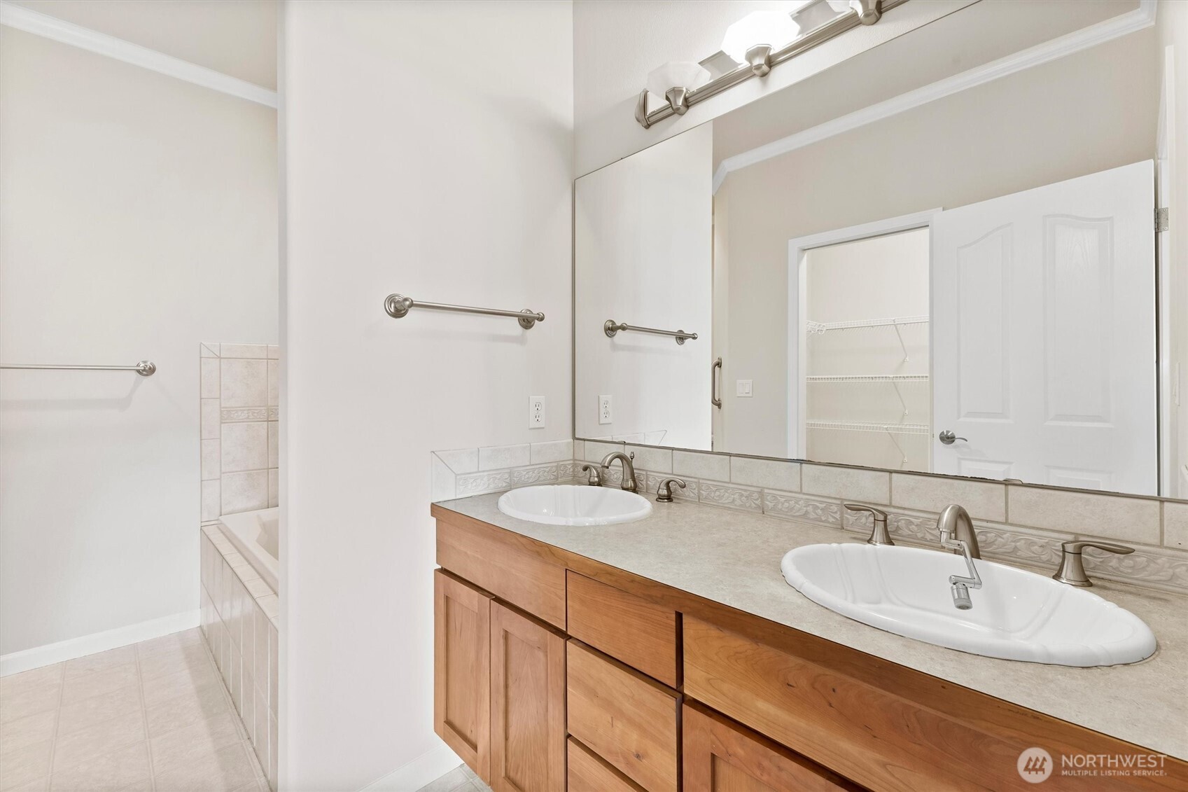 1149 Aaron Drive Lynden WA 98264