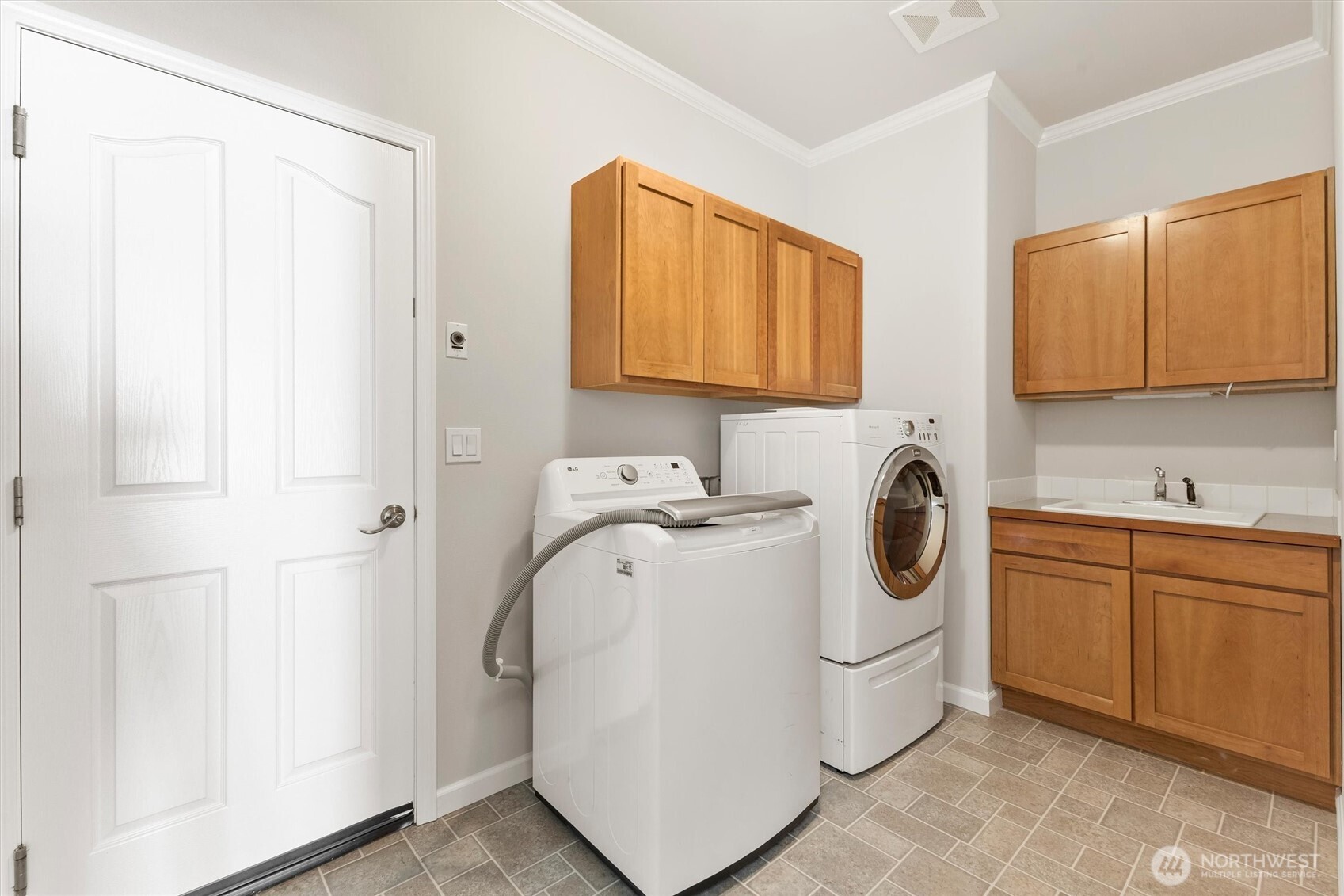 1149 Aaron Drive Lynden WA 98264