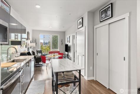 1085 103rd Avenue NE Bellevue WA 98004