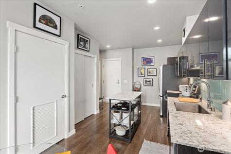 1085 103rd Avenue NE Bellevue WA 98004
