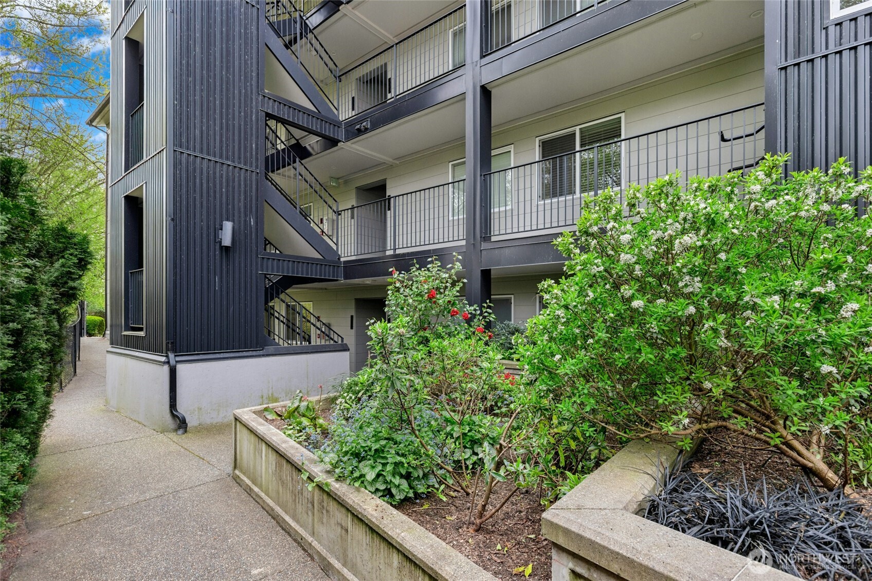 9201 NE Juanita Drive Kirkland WA 98034