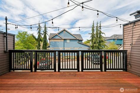 1078 NE High Street Issaquah WA 98029