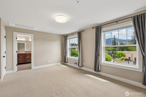1078 NE High Street Issaquah WA 98029