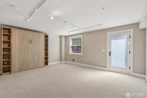 1078 NE High Street Issaquah WA 98029