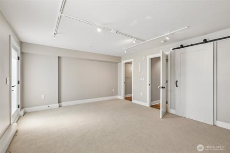 1078 NE High Street Issaquah WA 98029