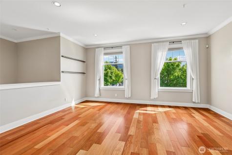1078 NE High Street Issaquah WA 98029