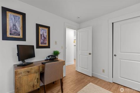 22910 90th Avenue W Edmonds WA 98026