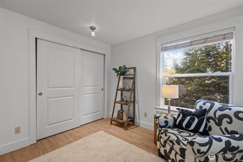 22910 90th Avenue W Edmonds WA 98026