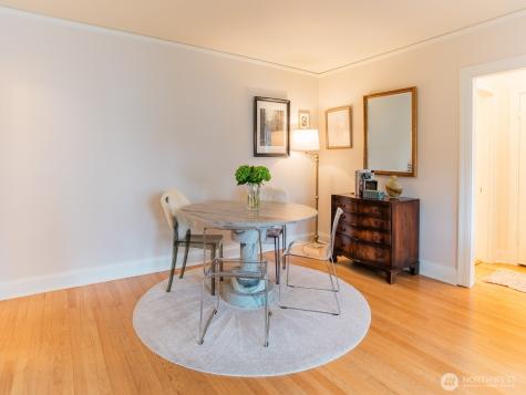 5810 NE Cowen Place Seattle WA 98105