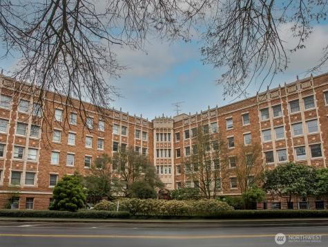 5810 NE Cowen Place Seattle WA 98105