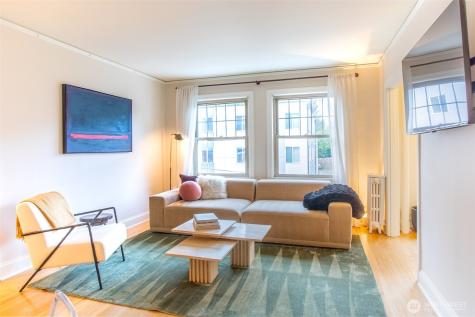 5810 NE Cowen Place Seattle WA 98105