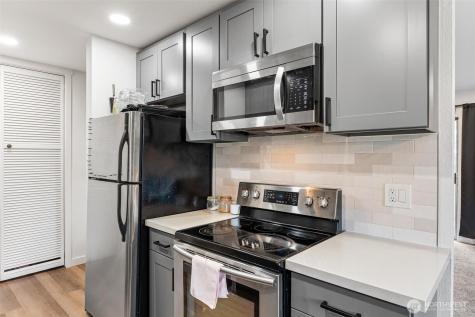 10459 Des Moines Memorial Drive S Seattle WA 98168