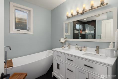 11307 NE 68th Street Kirkland WA 98033