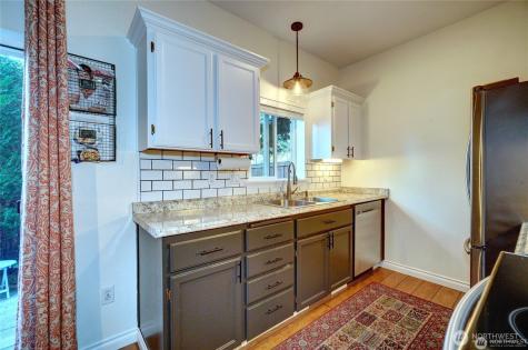 617 7th Street SE Puyallup WA 98372