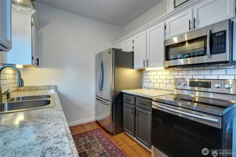617 7th Street SE Puyallup WA 98372