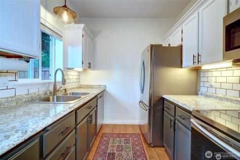 617 7th Street SE Puyallup WA 98372