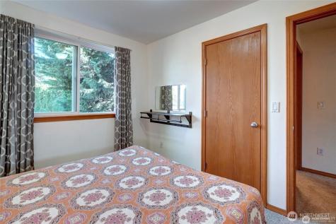 617 7th Street SE Puyallup WA 98372