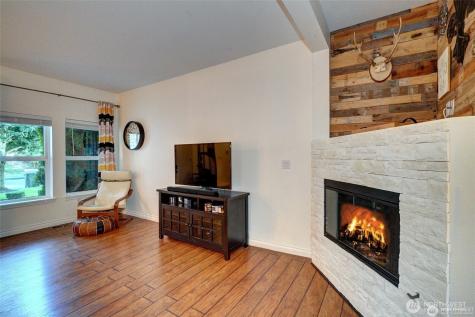 617 7th Street SE Puyallup WA 98372