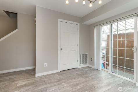 10426 17th Avenue SW Seattle WA 98146