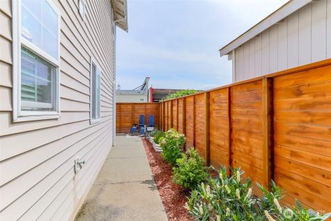 10426 17th Avenue SW Seattle WA 98146