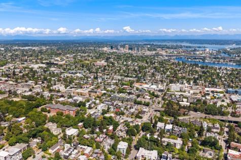3901 Fremont Avenue N Seattle WA 98103