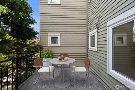 3901 Fremont Avenue N Seattle WA 98103