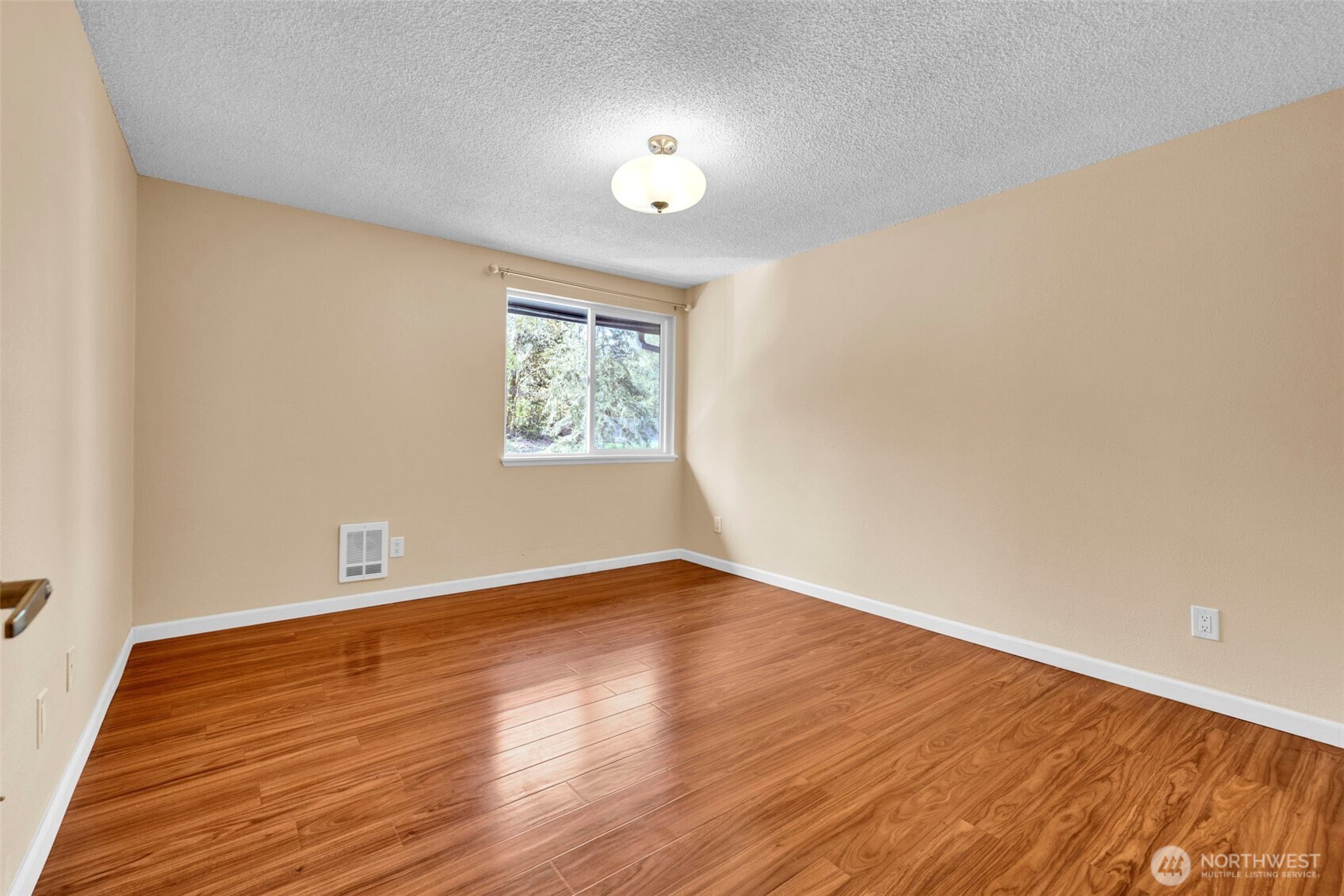 4717 W Lake Sammamish Pkwy SE Sammamish WA 98027