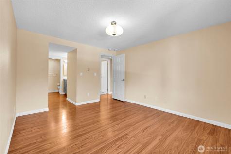 4717 W Lake Sammamish Pkwy SE Sammamish WA 98027
