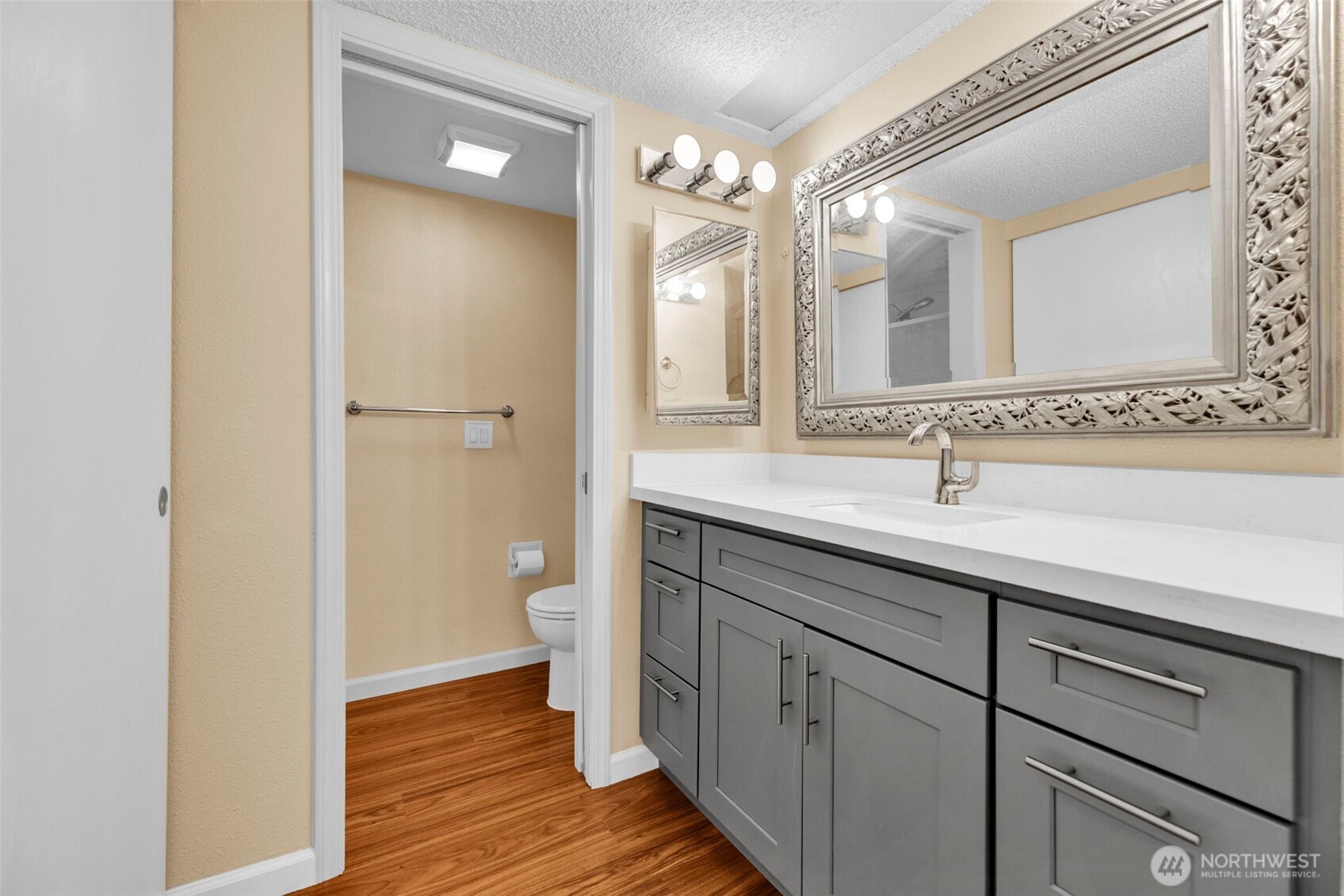 4717 W Lake Sammamish Pkwy SE Sammamish WA 98027