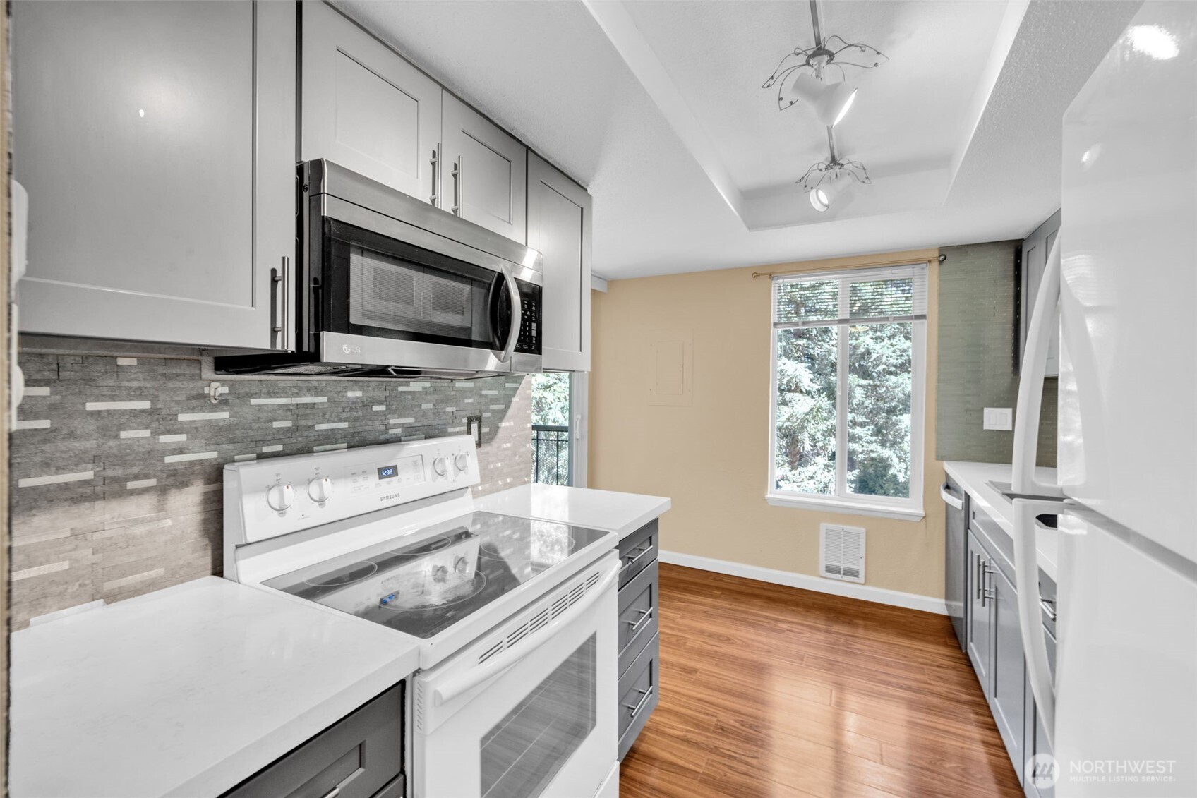 4717 W Lake Sammamish Pkwy SE Sammamish WA 98027