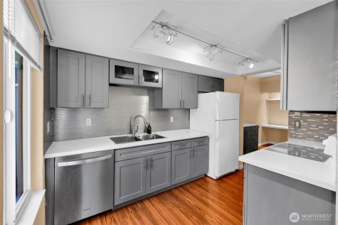 4717 W Lake Sammamish Pkwy SE Sammamish WA 98027