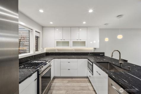 6121 NE 175 Street Kenmore WA 98028