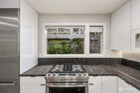 6121 NE 175 Street Kenmore WA 98028