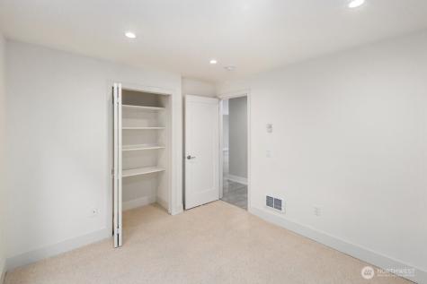 6121 NE 175 Street Kenmore WA 98028