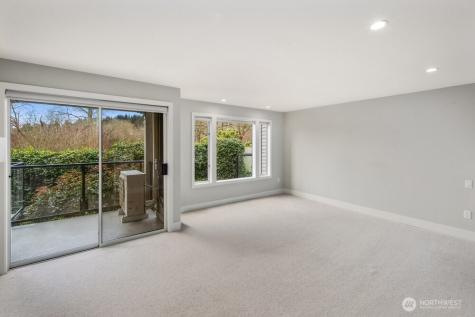 6121 NE 175 Street Kenmore WA 98028