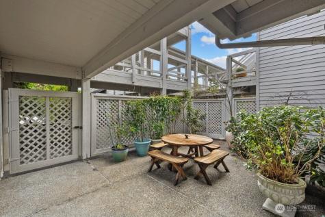 6121 NE 175 Street Kenmore WA 98028